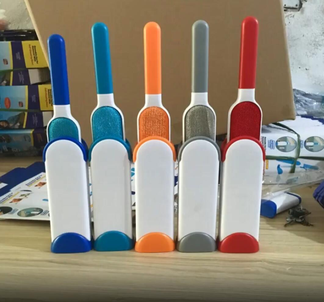 Reusable dog hair remover with self-cleaning base